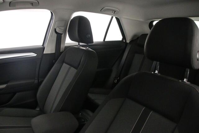 Volkswagen T-Roc Life Edition 1.0 TSI 115pk Adaptive cruise control, Achteruitrijcamera, App connect, LED koplampen, Navigatie, Parkeersensoren, Keyless entry, DAB, Radio, Airco