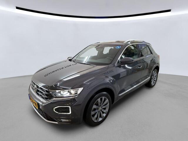 Volkswagen T-Roc 1.5 TSI 150pk Sport Multimedia Panoramadak / Airco (Clima) / Parkeersensoren / App-connect / Winterpakket