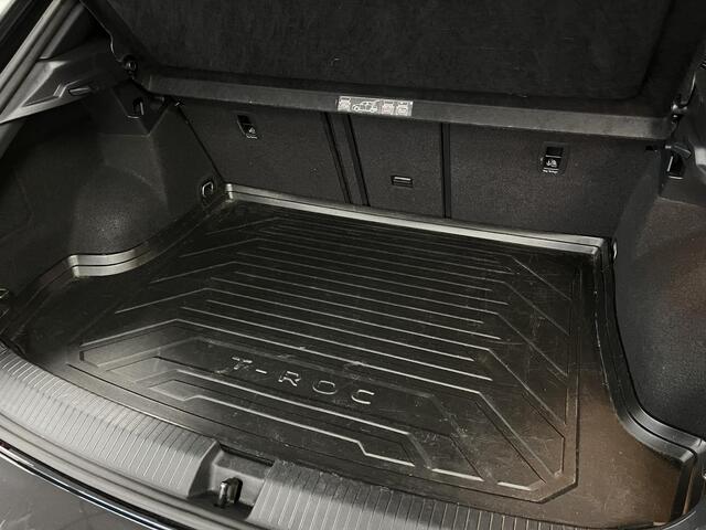 Volkswagen T-Roc 1.5 TSI R-line | PANORAMADAK | CAMERA | STOELVERWARMING | 1e eigenaar