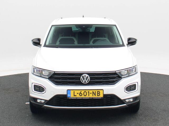 Volkswagen T-Roc 1.5 TSi 150 Pk Automaat Sport | Virtual Cockpit | Adaptive Cruise | Achtreruitrijcamera | Stoel- & Stuurverwarming | CarPlay | 18 Inch | 62.032 Km