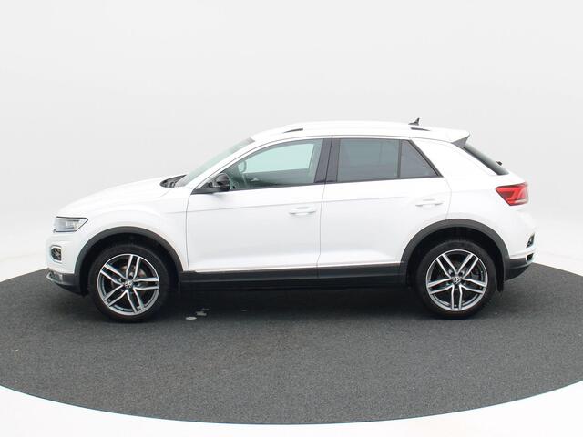 Volkswagen T-Roc 1.5 TSi 150 Pk Automaat Sport | Virtual Cockpit | Adaptive Cruise | Achtreruitrijcamera | Stoel- & Stuurverwarming | CarPlay | 18 Inch | 62.032 Km