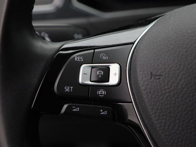 Volkswagen T-Roc 1.5 TSi 150 Pk Automaat Sport | Virtual Cockpit | Adaptive Cruise | Achtreruitrijcamera | Stoel- & Stuurverwarming | CarPlay | 18 Inch | 62.032 Km