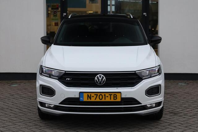 Volkswagen T-Roc 1.5 TSI Sport Business R NL auto nieuw door ons geleverd elektrische achterklep digital cockpit pro navigatie 19" LMV Suzuka achteruitrijcamera privacy glas R Line