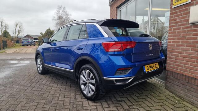 Volkswagen T-Roc 1.0 TSI Style, Beats, Stoelverwarming, NL Auto!