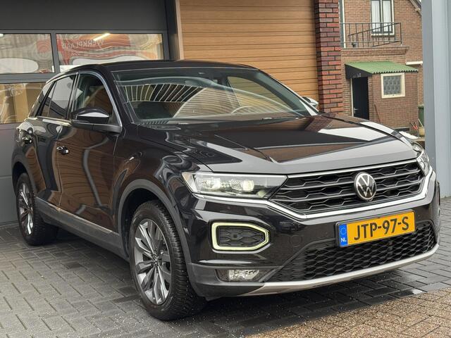 Volkswagen T-Roc 1.5 TSI Sport,Navi,Carpl,Trekh,Cam,Cruise,Led