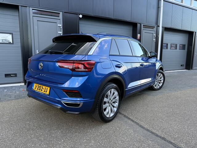 Volkswagen T-Roc 1.5 TSI Sport BnsR Panoramadak / Virtual Cockpit / Camera / Afne