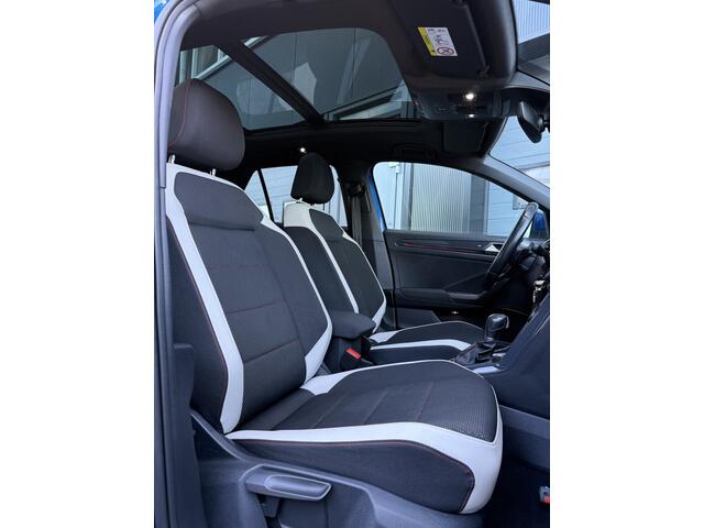 Volkswagen T-Roc 1.5 TSI Sport BnsR Panoramadak / Virtual Cockpit / Camera / Afne