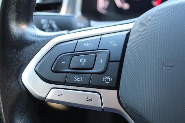 Volkswagen T-Roc 1.5 TSI Style | Adaptieve cruise | Camera | Elek. achterklep | Stoelverwarming