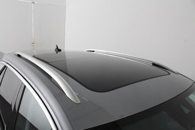 Volkswagen T-Roc 1.0 TSI Style > 116pk/Pano.schuifdak/Camera/Stoelverwarming/IQ.Led/Pyrite Silver