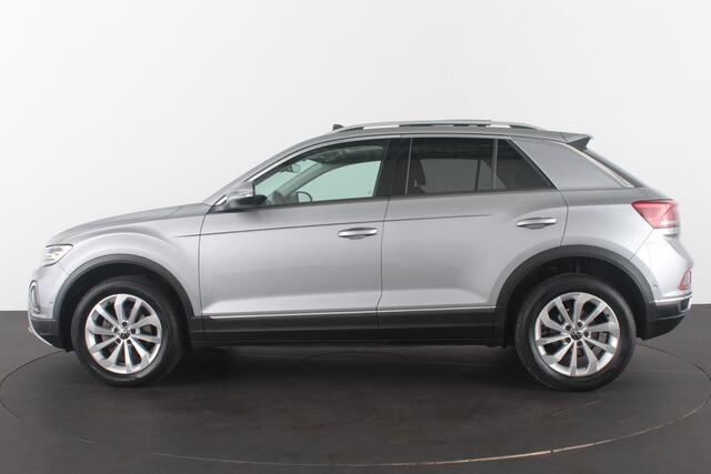 Volkswagen T-Roc 1.0 TSI Style > 116pk/Pano.schuifdak/Camera/Stoelverwarming/IQ.Led/Pyrite Silver
