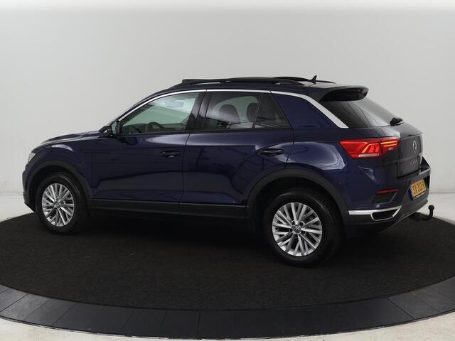 Volkswagen T-Roc 1.5 TSI Style | Panoramadak | Trekhaak | Full LED | Carplay | Adaptive cruise | Navigatie | Airco | Parkeerhulp | Bluetooth