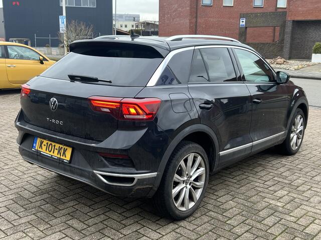 Volkswagen T-Roc 1.5 TSI 150 pk Sport Navigatie Camera 18 Inch Velgen Virtual Dash ACC DAB Sport Stoelen Donkere Hemel Getint Glas NL Auto