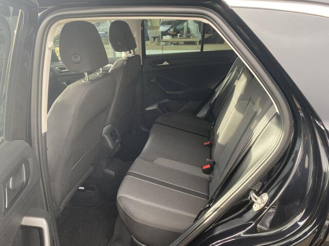 Volkswagen T-Roc 1.0 TSI Life Edition / Virtual cockpit / Full Led / 17 Inch / Keyless / Adaptive cruise / Getint glas