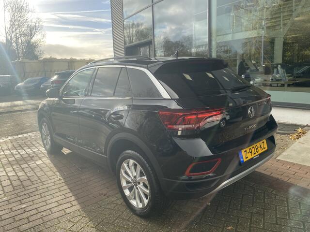 Volkswagen T-Roc 1.0 TSI Life Edition / Virtual cockpit / Full Led / 17 Inch / Keyless / Adaptive cruise / Getint glas