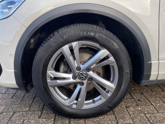 Volkswagen T-Roc 1.5 TSI DSG R-LINE IQ-LIGHTS/MASSAGE-STOEL/NAVI/ACC/STOELVERW