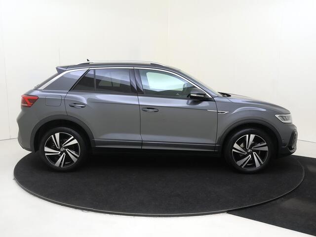 Volkswagen T-Roc 1.5 TSI R-Line | Parkeersensoren | Dodehoek detectie | Adaptieve cruise control | Digital cockpit Pro | CarPlay | Navigatie | Airco |