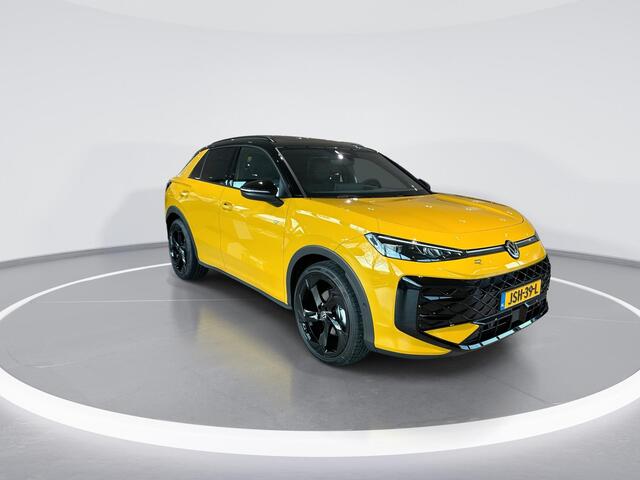 Volkswagen T-Roc 1.5 eTsi R-Line First Edition Panoramaschuif-kanteldak · Black Style Pakket · Multimedia Pakket · Tech Pakket Plus