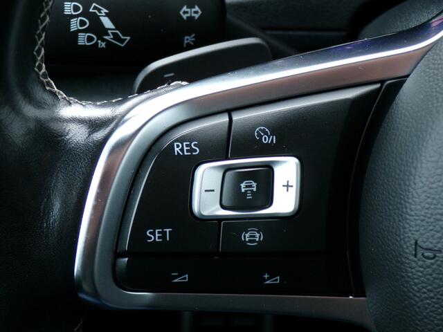 Volkswagen T-Roc 1.5 TSI Sport Business R, Automaat / Carplay + Android Auto / Sensoren + Camera / Stoelverwarming / LMV