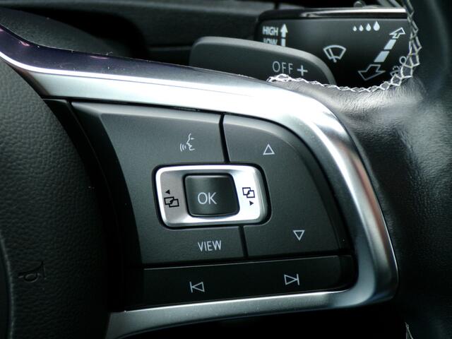 Volkswagen T-Roc 1.5 TSI Sport Business R, Automaat / Carplay + Android Auto / Sensoren + Camera / Stoelverwarming / LMV