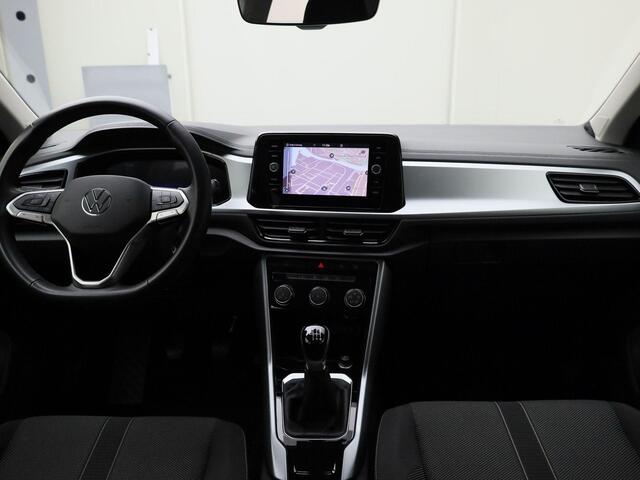 Volkswagen T-Roc 1.0TSI/110PK Life · Navigatie · Apple/Android Car Play · Parkeersensoren · Garantie tot september 2027 of 100000km.