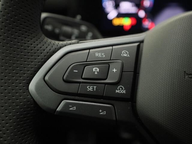 Volkswagen T-Roc 1.5eTSI/150PK R-Line First Edition DSG · Black Style · 360gr camera · IQ Light · Apple/Android Car Play · Head-up Display · 20'' velgen · Dodehoeksensor · Garantie t/m 09-11-2027