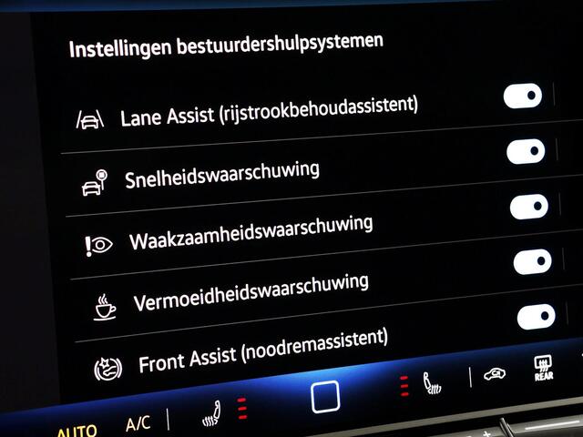 Volkswagen T-Roc R-Line First Edition 1.5 eTSI 150 PK 7 versn. DSG · Assistance Pakket · Black Style Pakket · Multimedia Pakket · Panoramaschuif-kanteldak ·