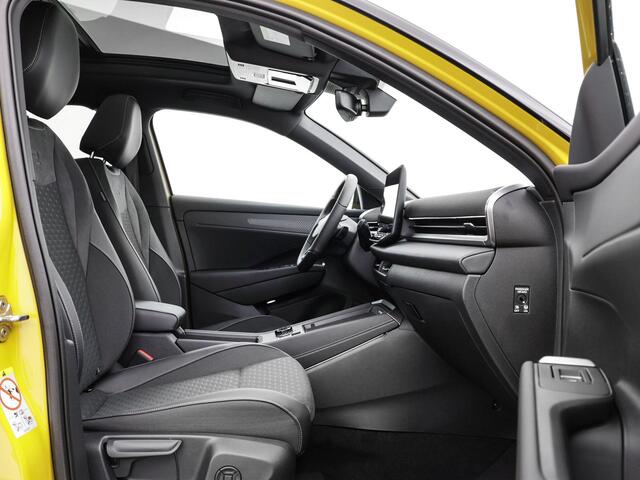 Volkswagen T-Roc R-Line First Edition 1.5 eTSI 150 PK 7 versn. DSG · Assistance Pakket · Black Style Pakket · Multimedia Pakket · Panoramaschuif-kanteldak ·