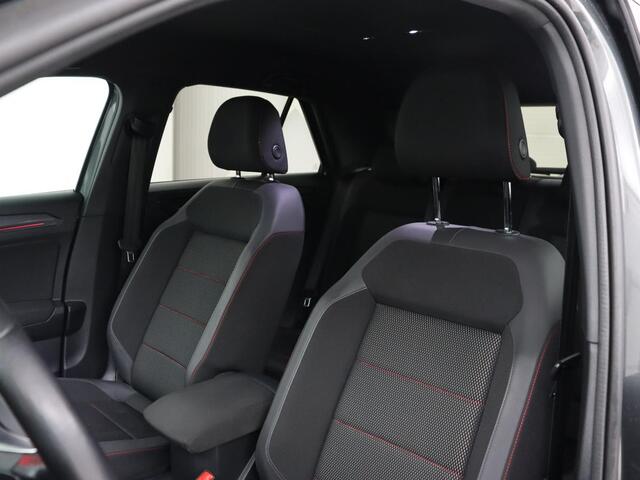 Volkswagen T-Roc 1.5 TSI Sport | Trekhaak | Camera | Carplay | Full LED | Adaptive cruise | Virtual Cockpit | Climate control | Navigatie | Bluetooth | Parkeerhulp