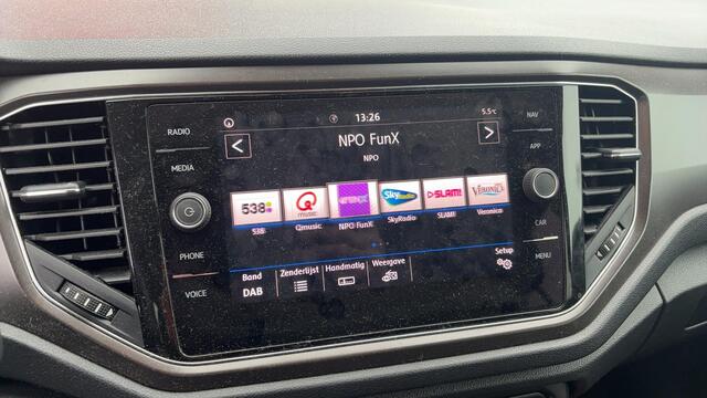 Volkswagen T-Roc 1.5 TSI Style TREKHAAK / CARPLAY / NAVI / AIRCO / PDC / BLUETOOTH / CRUISE / NL-AUTO