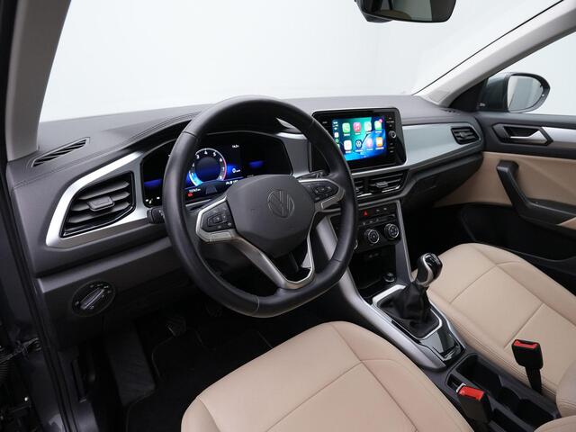 Volkswagen T-Roc 1.0 TSI 110 pk Life | Leder | Navigatie | Stoelverwarming | Parkeersensoren voor/achter | Carplay