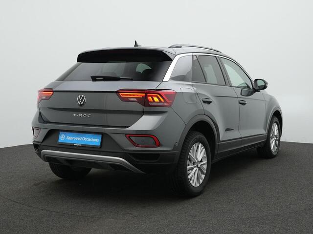 Volkswagen T-Roc 1.0 TSI 110 pk Life | Leder | Navigatie | Stoelverwarming | Parkeersensoren voor/achter | Carplay