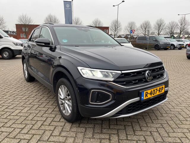 Volkswagen T-Roc 1.5 TSI 150PK Life Business / Digitale Cockpit Pro / Parkeersensoren V+A / LED / Keyless Entry / App-Connect / Navigatie