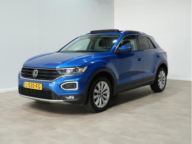 Volkswagen T-Roc 1.5 TSI 150pk DSG Style Panorama Trekhaak Navigatie Keyless Camera 211