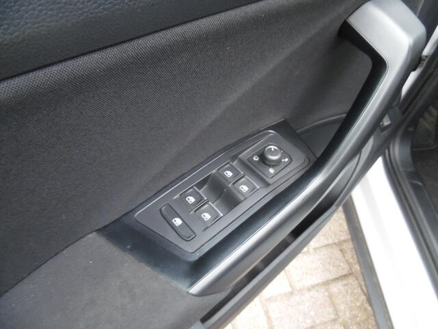 Volkswagen T-Roc 1.0 TSI Style Business