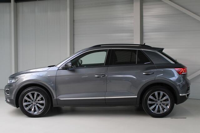 Volkswagen T-Roc 1.5 TSI Sport Navigatie | Camera | Trekhaak | Adaptieve Cruise Control