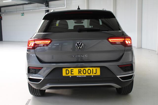 Volkswagen T-Roc 1.5 TSI Sport Navigatie | Camera | Trekhaak | Adaptieve Cruise Control