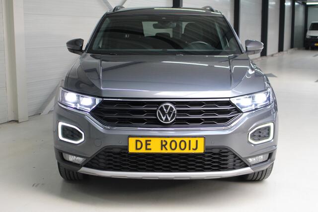 Volkswagen T-Roc 1.5 TSI Sport Navigatie | Camera | Trekhaak | Adaptieve Cruise Control