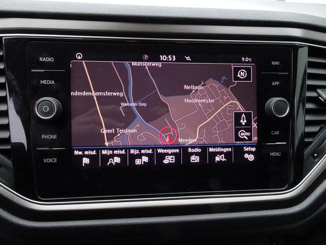 Volkswagen T-Roc 1.5 TSI Style Airco, navigatie, carplay, trekhaak, licht metalen velgen, parkeersensoren, automaat, enz. GEEN IMPORT