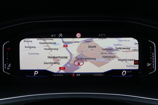 Volkswagen T-Roc 1.5 TSI R-Line | Origineel NL | Rijklaar | 2x R-Line | ACC | Virtual Cockpit | Beats Audio | Camera |