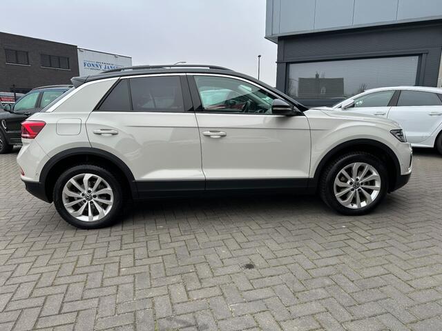 Volkswagen T-Roc 1.5 TSi Automaat 150 PK Navi. Camera stoelverw.