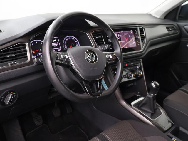 Volkswagen T-Roc 1.5 TSI Style | 150 PK | Trekhaak | Achteruitrijcamera | Adaptive cruise control |