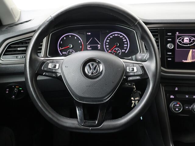 Volkswagen T-Roc 1.5 TSI Style | 150 PK | Trekhaak | Achteruitrijcamera | Adaptive cruise control |