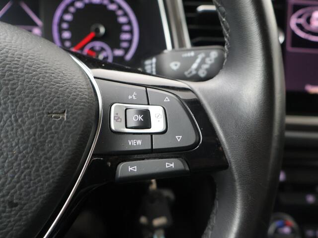 Volkswagen T-Roc 1.5 TSI Style | 150 PK | Trekhaak | Achteruitrijcamera | Adaptive cruise control |