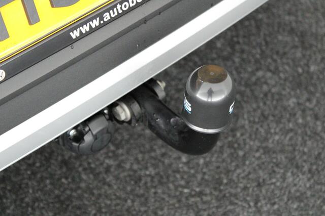 Volkswagen T-Roc 1.5 TSI 150pk DSG Life Edition Trekhaak Camera Navigatie ACC Carplay Keyless Led