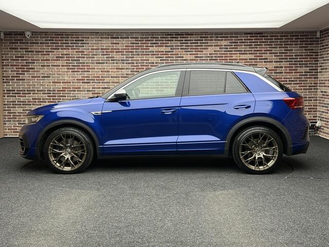 Volkswagen T-Roc 2.0 TSI 4Motion R Dealer onderh. | Originele lak | Panorama| Akraprovic uitlaat | 19" Arceo velgen | Beats audio| Achteruitrijcamera |