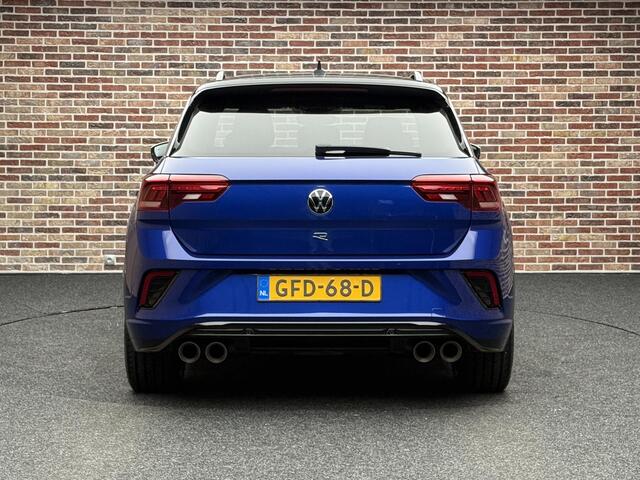 Volkswagen T-Roc 2.0 TSI 4Motion R Dealer onderh. | Originele lak | Panorama| Akraprovic uitlaat | 19" Arceo velgen | Beats audio| Achteruitrijcamera |