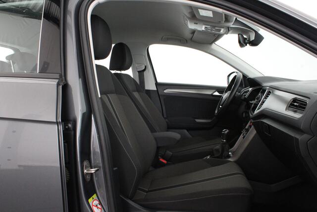 Volkswagen T-Roc 1.0 TSI Style > 110pk/Kleur Indium Grey/Parkeersensoren/navi/All season banden