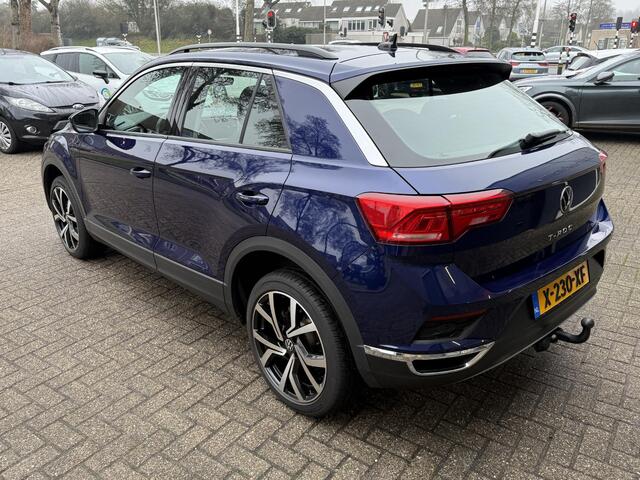 Volkswagen T-Roc 1.5 TSI Sport Business R Automaat / Airco clima/ Naviagtie/ Cruise adapt/ Appel carplay/ LED/ PDC/ Trekhaak/LMV