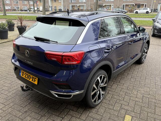Volkswagen T-Roc 1.5 TSI Sport Business R Automaat / Airco clima/ Naviagtie/ Cruise adapt/ Appel carplay/ LED/ PDC/ Trekhaak/LMV