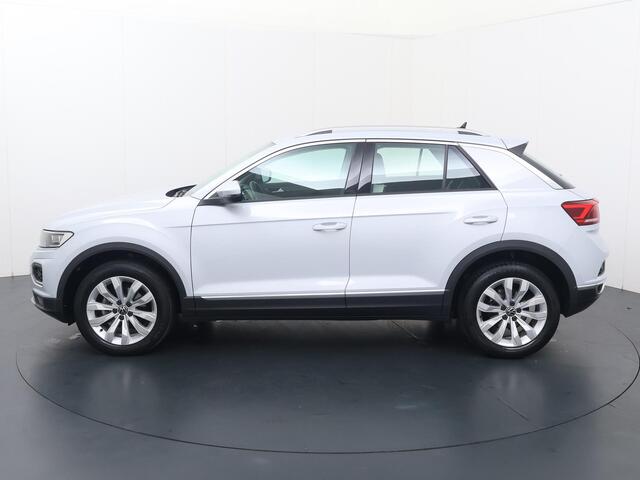 Volkswagen T-Roc 1.5 TSI Sport | 150 PK | Automaat | Trekhaak | Navigatiesysteem | Adaptive cruise control |
